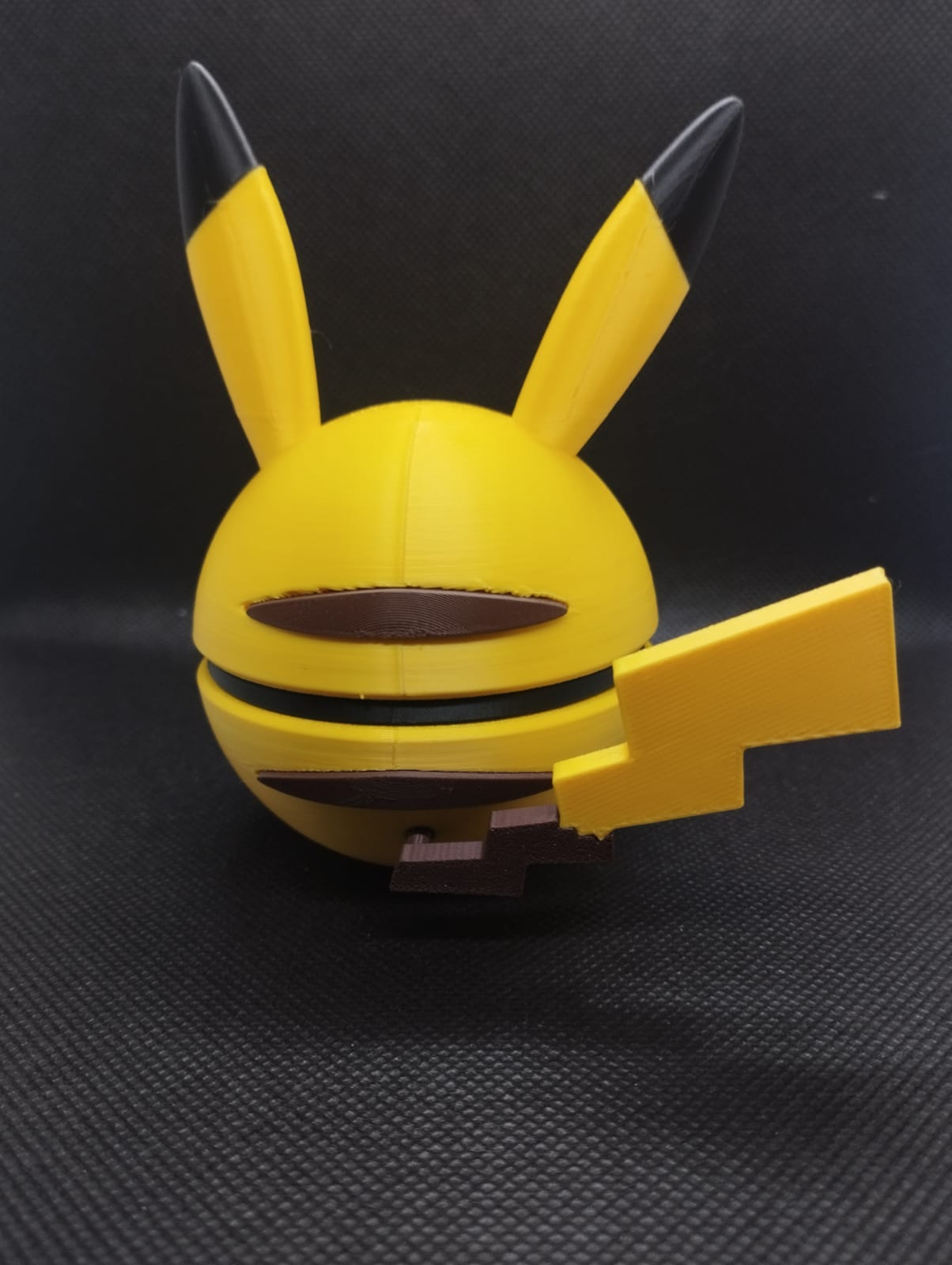 Pokébola decorativa de Pikachu